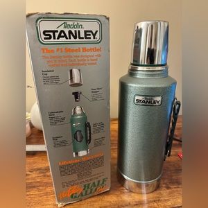 COPY - Stanley Thermos half gallon size - never used